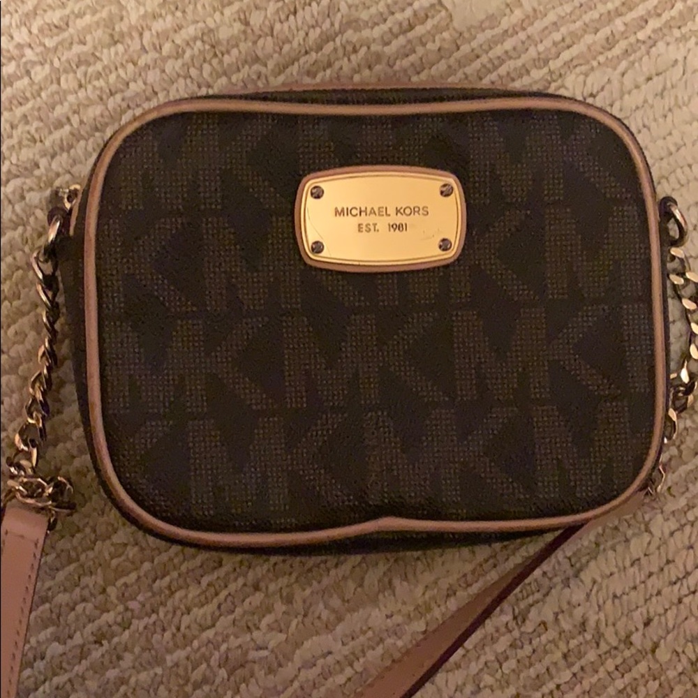 Micheal Kors crossbody bag